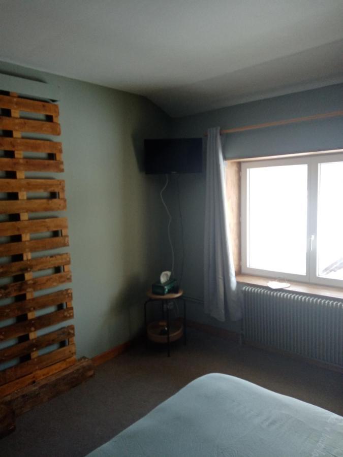 Les P'Tites Pistes Bed & Breakfast Chaux-des-Pres Exterior foto